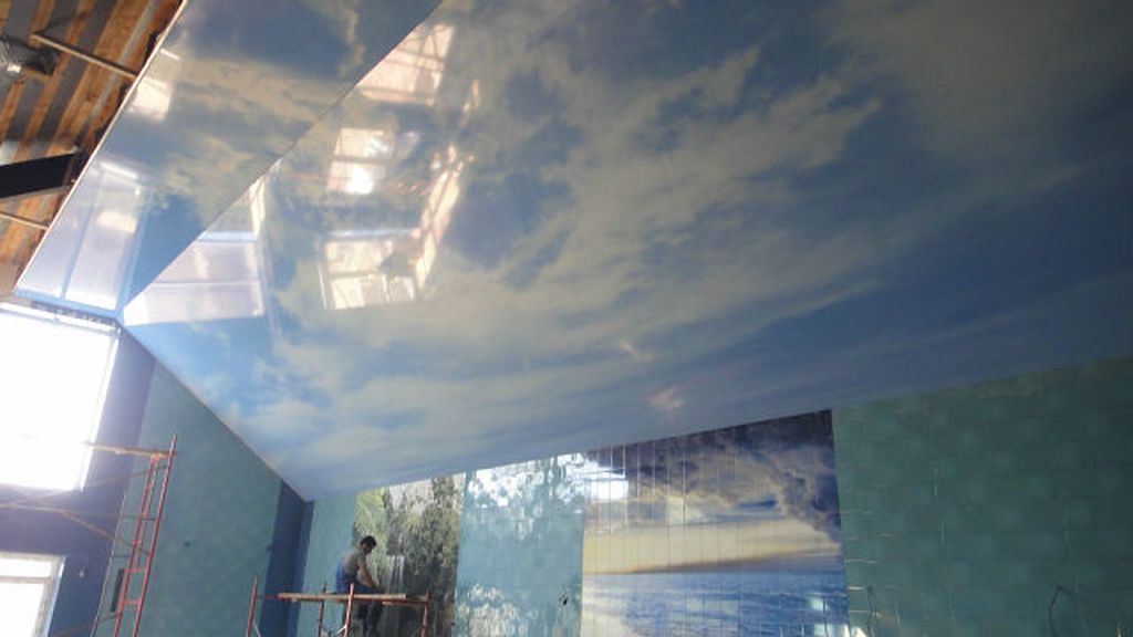 Натяжные потолки в бассейне в Астрахани - РСС Элит