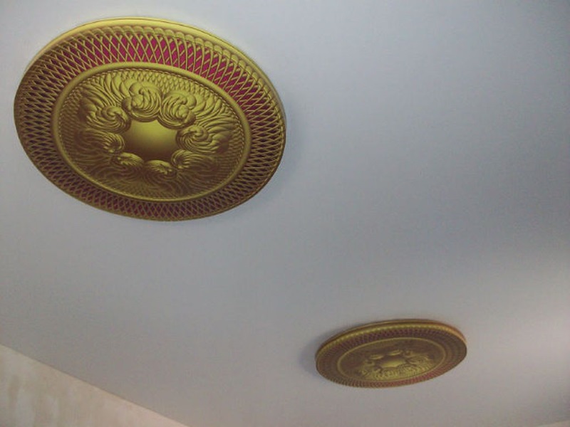 Натяжные потолки в гостиной (в зале) в Астрахани - РСС Элит