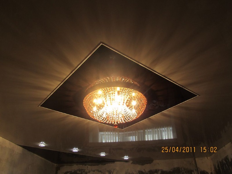 Натяжные потолки в гостиной (в зале) в Астрахани - РСС Элит