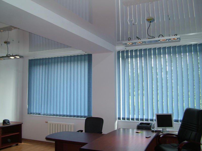 Натяжные потолки в офисе в Астрахани - РСС Элит